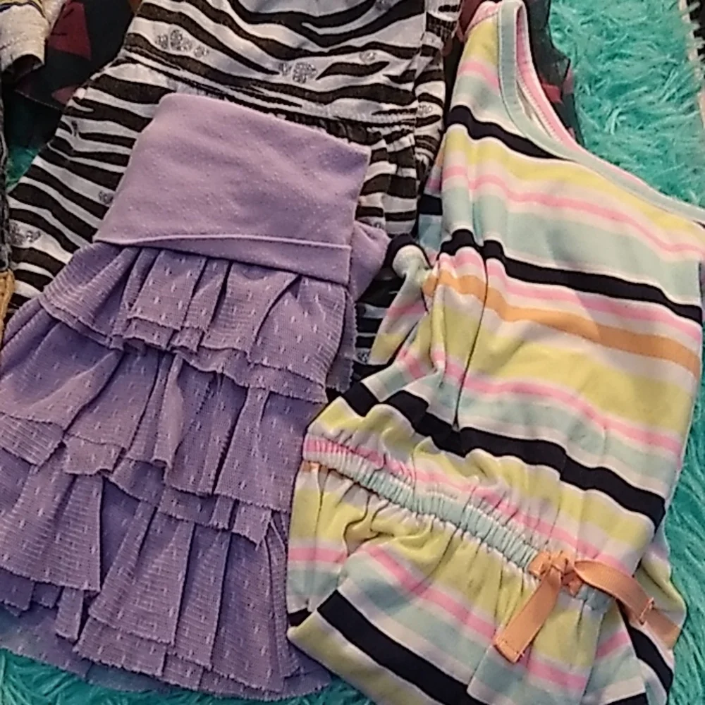 Girls 5T bundle Summer Dress skort skirts tee shirt with leggings pre-owned
